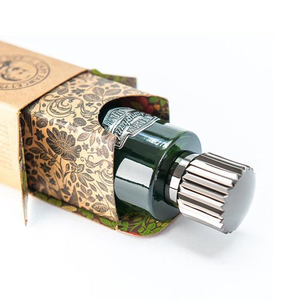 Eau de Parfum Triumphant Captain Fawcett frischer Herren-Duft mit Bergamotte, Limette und Sandelholz in dekorativer Verpackung