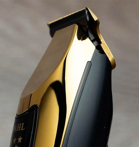 Kabelloser WAHL Detailer Cordless Gold Haarschneider mit Titanium und DLC Beschichtung, ideal für präzise Konturen und kurze Schnittlängen.