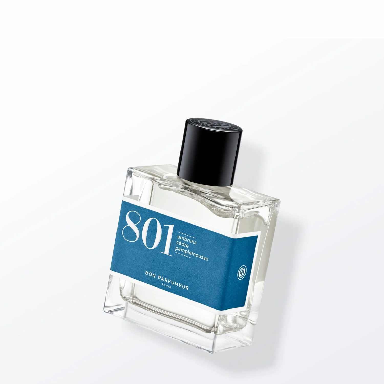 Eau de Parfum 801 Bon Parfumeur mit frischen Grapefruit-, Rosa Pfeffer- und Zedernholznoten, inspiriert von Meeresgischt und sonniger Zypressenluft.