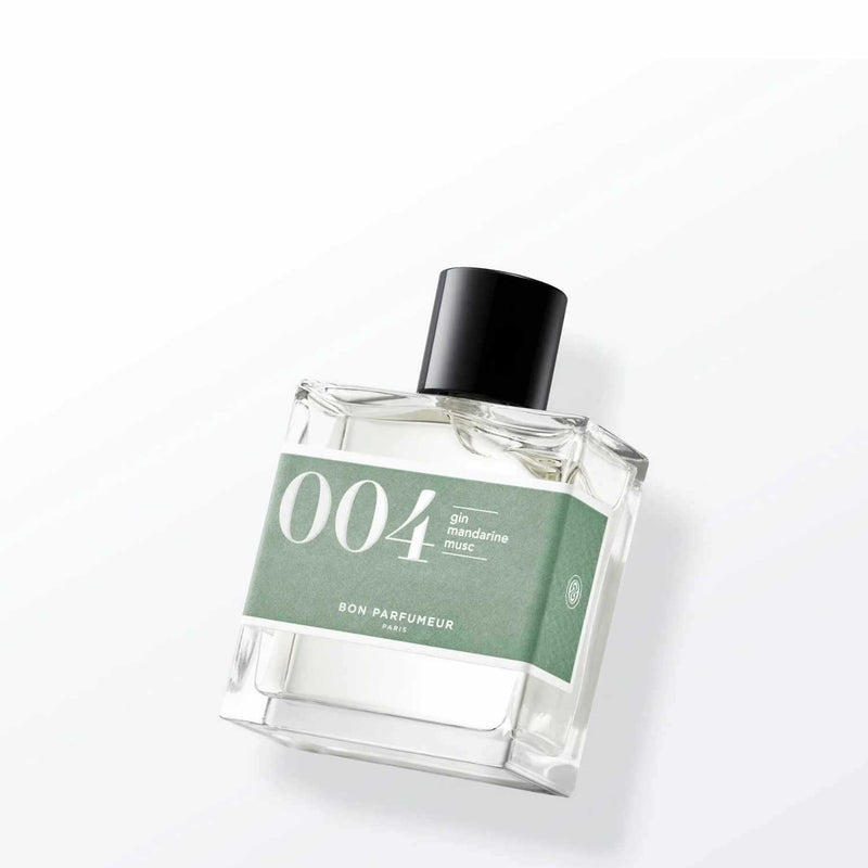 Eau de Parfum 004 von Bon Parfumeur mit frischen Zitrusnoten, Wacholderbeere und würziger Muskatnuss.