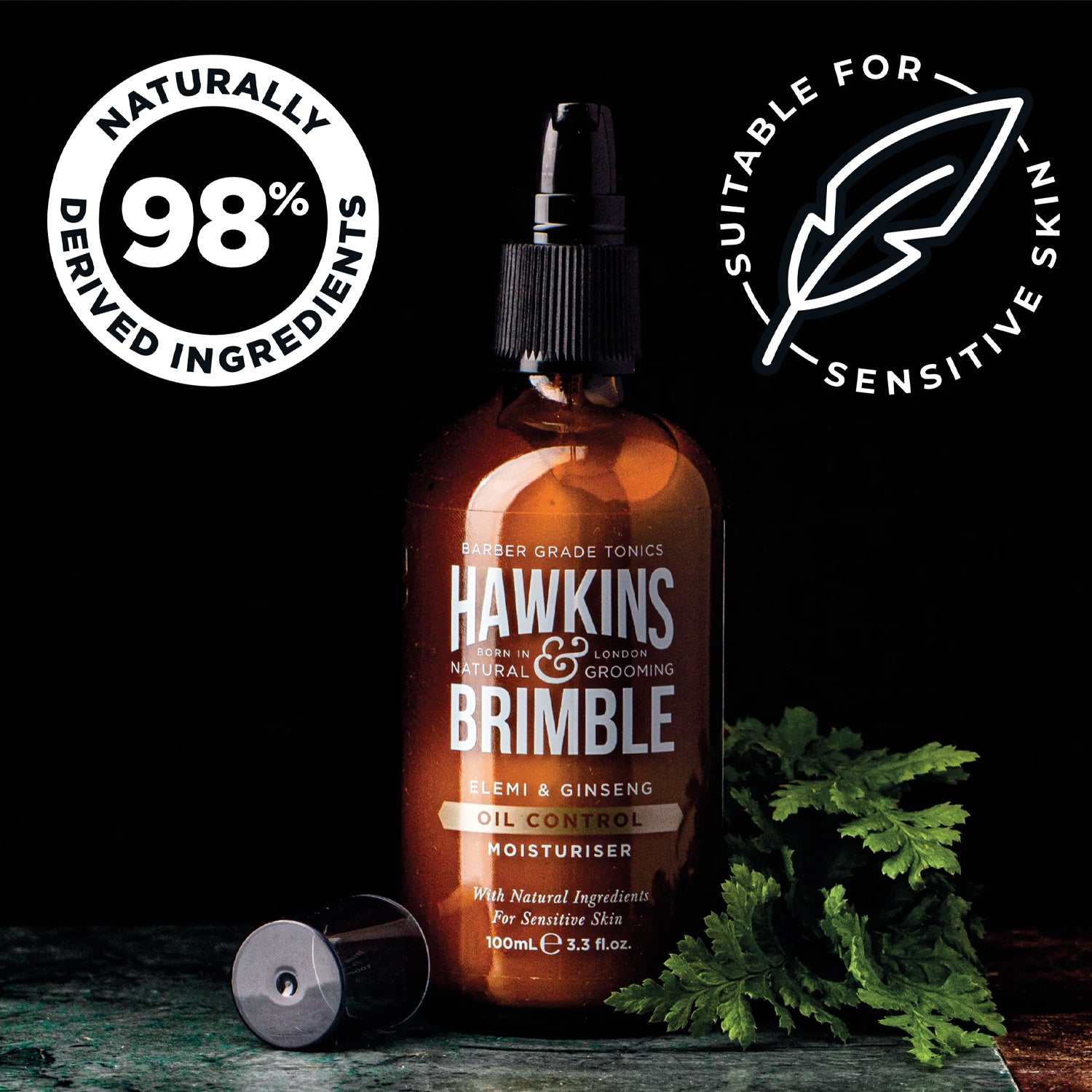 Mattierende Feuchtigkeitscreme von Hawkins & Brimble mit natürlichen Inhaltsstoffen, geeignet für empfindliche Haut, kontrolliert Öl und spendet Feuchtigkeit.