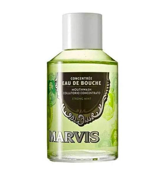 Marvis Mundwasser Spearmint mit intensiver Pfefferminz- und Kräuternote für frischen Atem