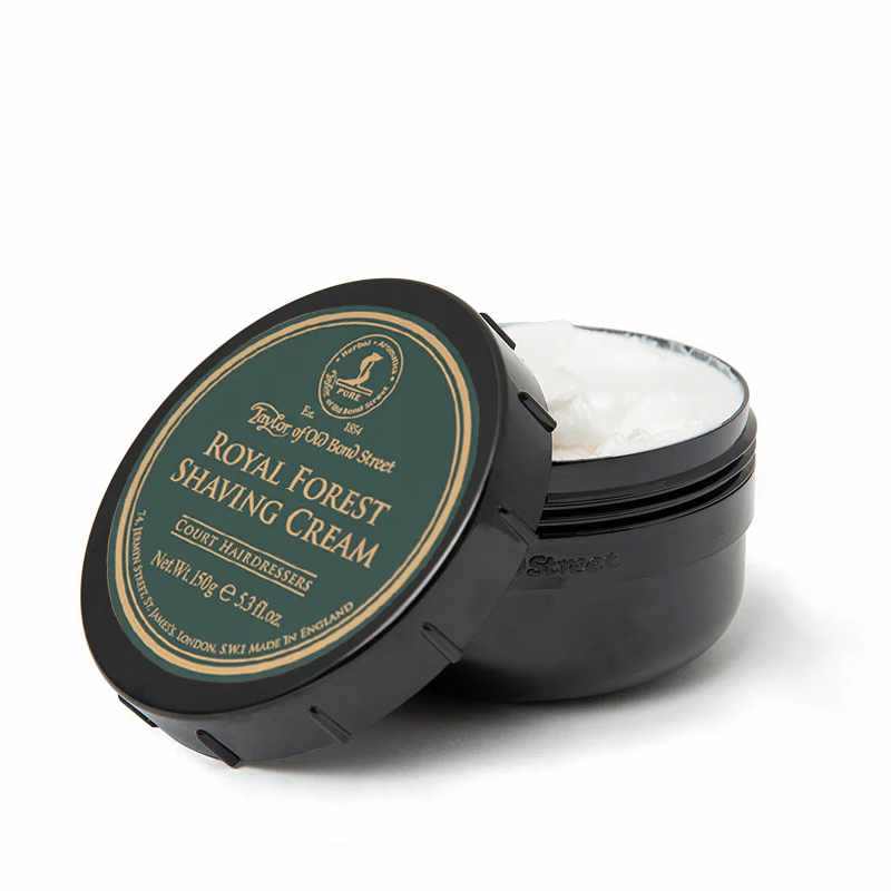Taylor of Old Bond Street Royal Forest Rasiercreme mit cremigem Schaum und belebendem Duft aus Apfel, Beeren, Jasmin, Moschus und Vanille.
