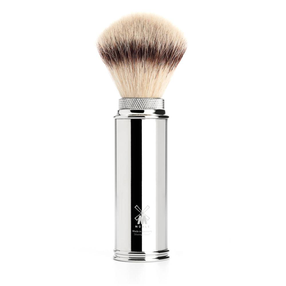 Reiserasierpinsel Travel Chrom von Mühle mit Silvertip Fibre und chromfarbenem Griff im praktischen Travelformat