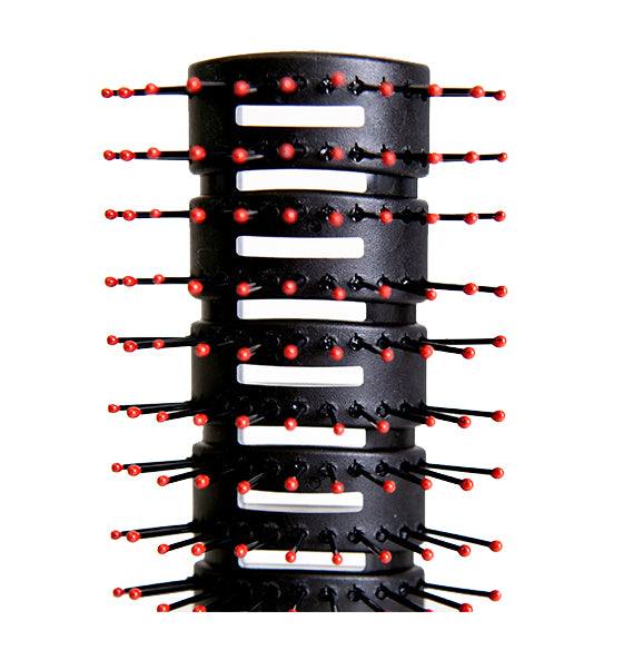 Haarbürste Vent Brush Uppercut Deluxe mit halbflexiblen Kunststoffborsten und Belüftungsöffnungen für schnelles, schonendes Styling bei mittellangem bis langem Haar.