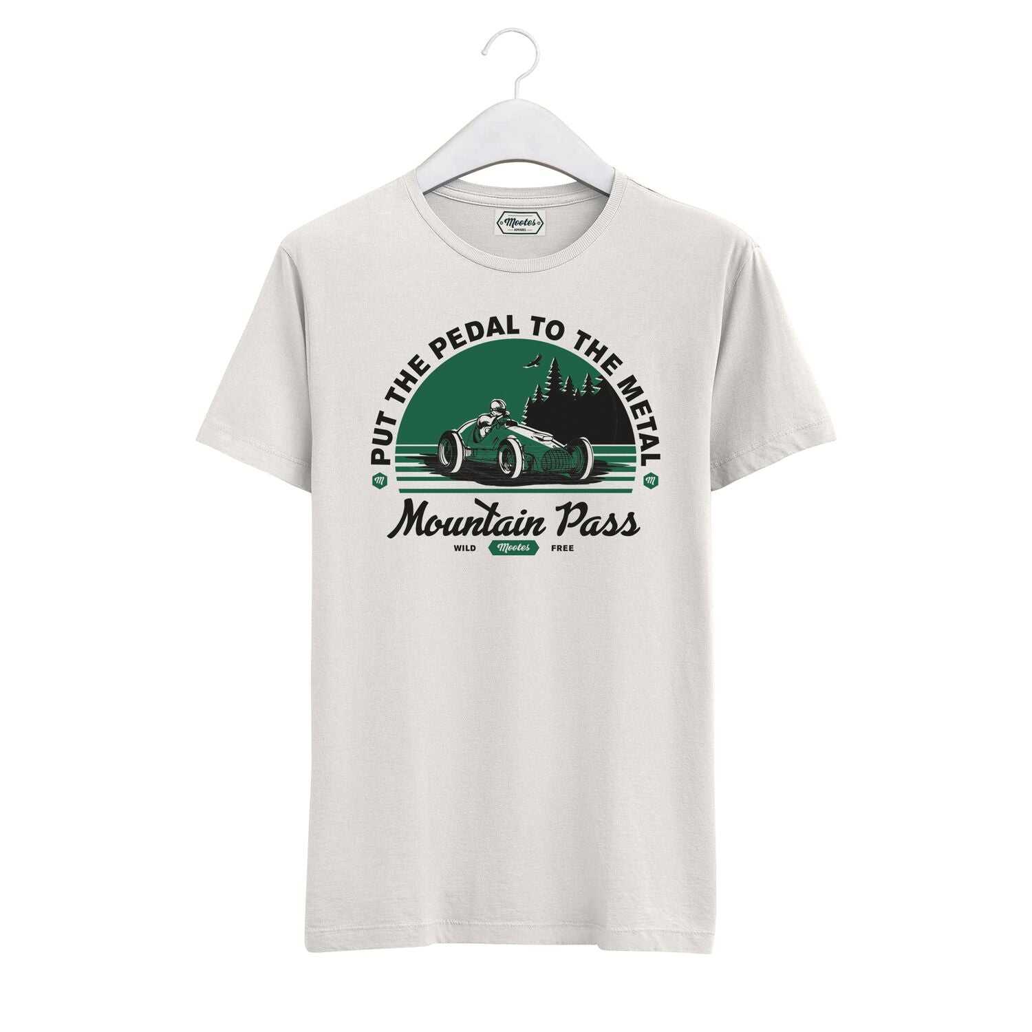 Mootes T-Shirt Mountain Pass aus hochwertiger Baumwolle mit grün-schwarzem Rennsport-Design und Off-White Farbe