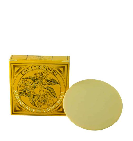 Rasierseife Sandelholz von Geo. F. Trumper mit feinem Schaum und Sandelholzduft, passend für Holz-Rasierschale.