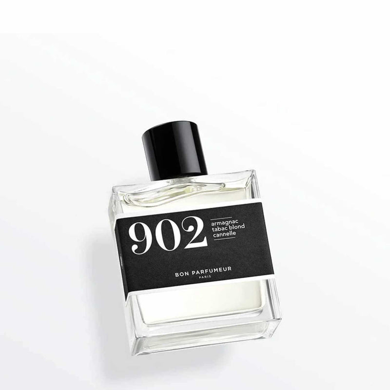Eau de Parfum 902 von Bon Parfumeur mit würzigen Noten von Zimt, Nelke, Tabak und frischer Orange in elegantem Glasflakon