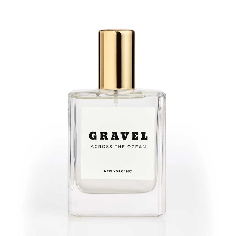 Elegantes Eau de Parfum Gravel Across the Ocean mit holzig-würzigem Duft und floralen Akzenten
