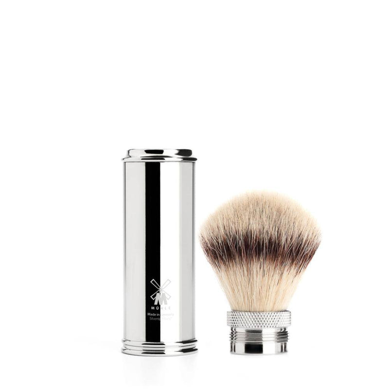 Kompakter Rasierpinsel Travel Chrom von Mühle mit Silvertip Fibre® und schützendem Chromgehäuse