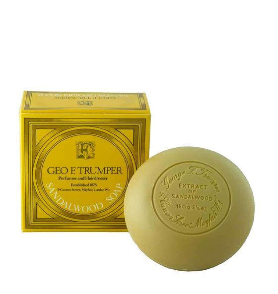 Duschseife Sandelholz - Geo F. Trumper, hochwertige dreifach gemahlene Sandelholz-Badeseife im 150g-Riegel mit langanhaltendem Duft.